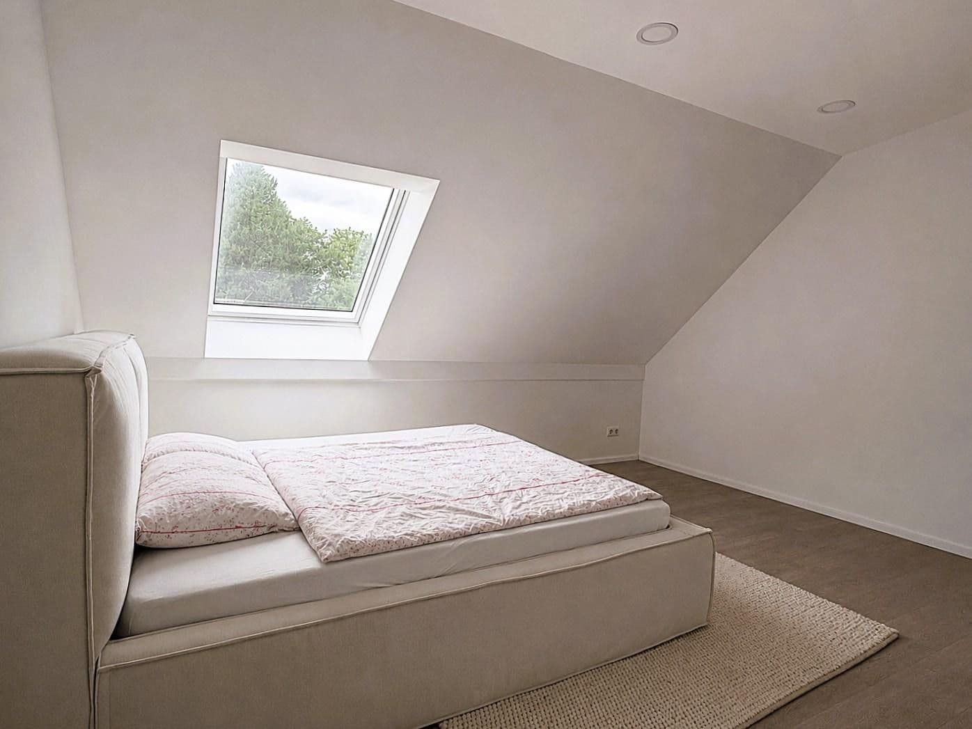 Pronájem bytu 4+1 104 m², Spessartstraße 36, Dietzenbach, Hessen Pronájem bytu 4+1 104 m², Spessartstraße 36, Dietzenbach, Hessen