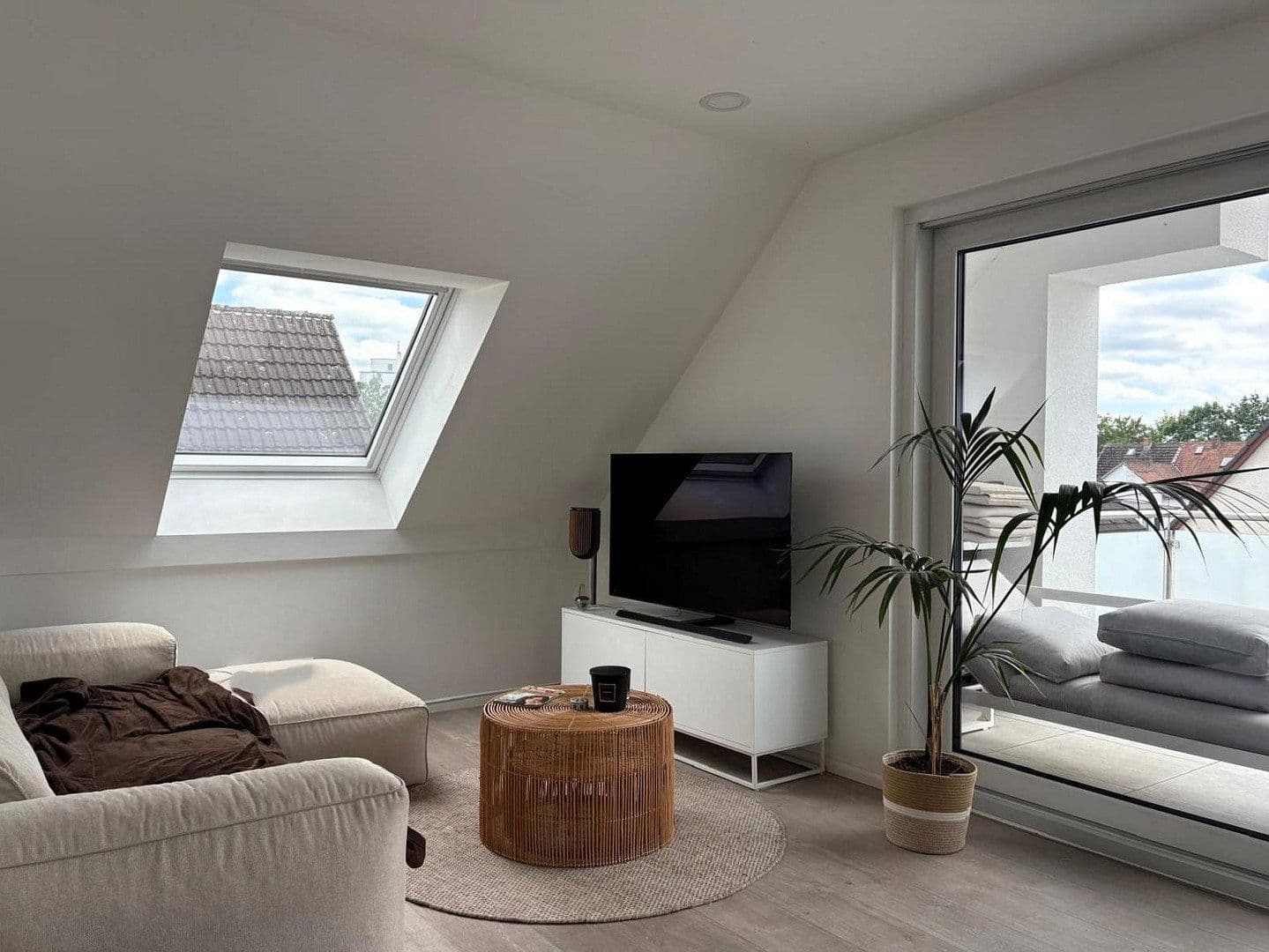 Pronájem bytu 4+1 104 m², Spessartstraße 36, Dietzenbach, Hessen Pronájem bytu 4+1 104 m², Spessartstraße 36, Dietzenbach, Hessen