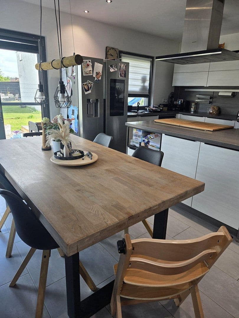 Prodej domu 193 m², pozemek 563 m², Raphaelstraße 1a, Dentlein am Forst, Bavorsko Prodej domu 193 m², pozemek 563 m², Raphaelstraße 1a, Dentlein am Forst, Bavorsko