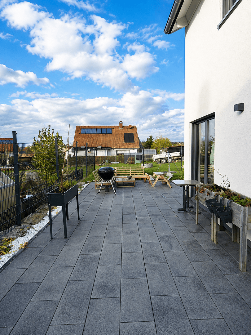 Prodej domu 193 m², pozemek 563 m², Raphaelstraße 1a, Dentlein am Forst, Bavorsko Prodej domu 193 m², pozemek 563 m², Raphaelstraße 1a, Dentlein am Forst, Bavorsko