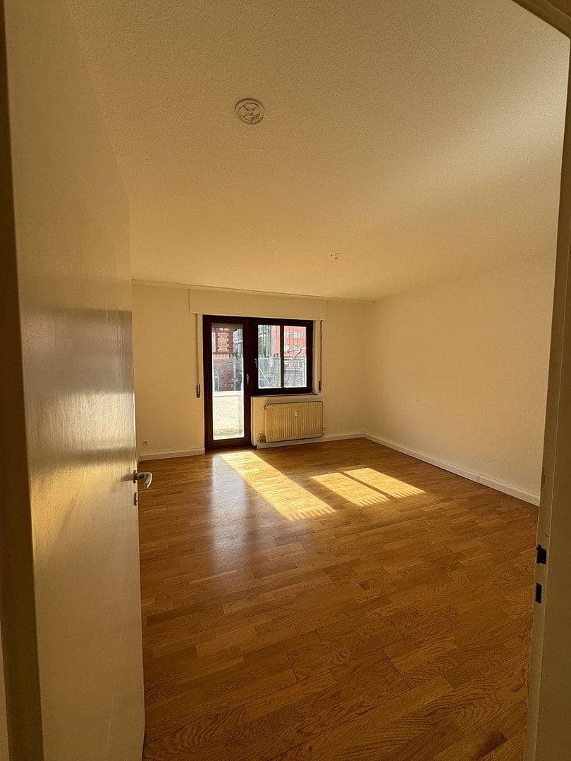 Pronájem bytu 3+1 78 m², Hohenheimer Str. 72, Stuttgart, Bádensko-Württembersko Pronájem bytu 3+1 78 m², Hohenheimer Str. 72, Stuttgart, Bádensko-Württembersko