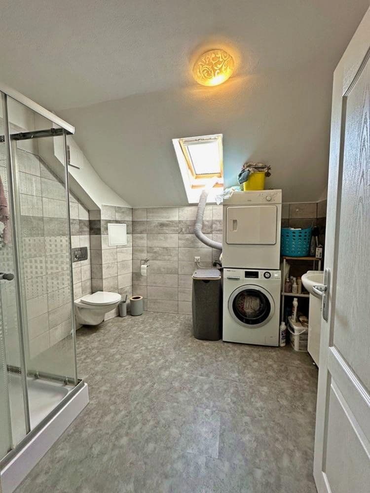 Pronájem bytu 5+kk 122 m², Bahnhofstraße 14, Dußlingen, Bádensko-Württembersko Pronájem bytu 5+kk 122 m², Bahnhofstraße 14, Dußlingen, Bádensko-Württembersko