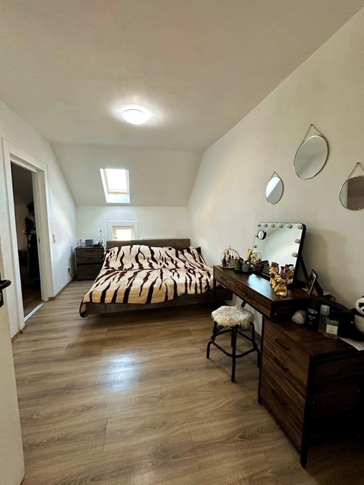 Pronájem bytu 5+kk 122 m², Bahnhofstraße 14, Dußlingen, Bádensko-Württembersko Pronájem bytu 5+kk 122 m², Bahnhofstraße 14, Dußlingen, Bádensko-Württembersko