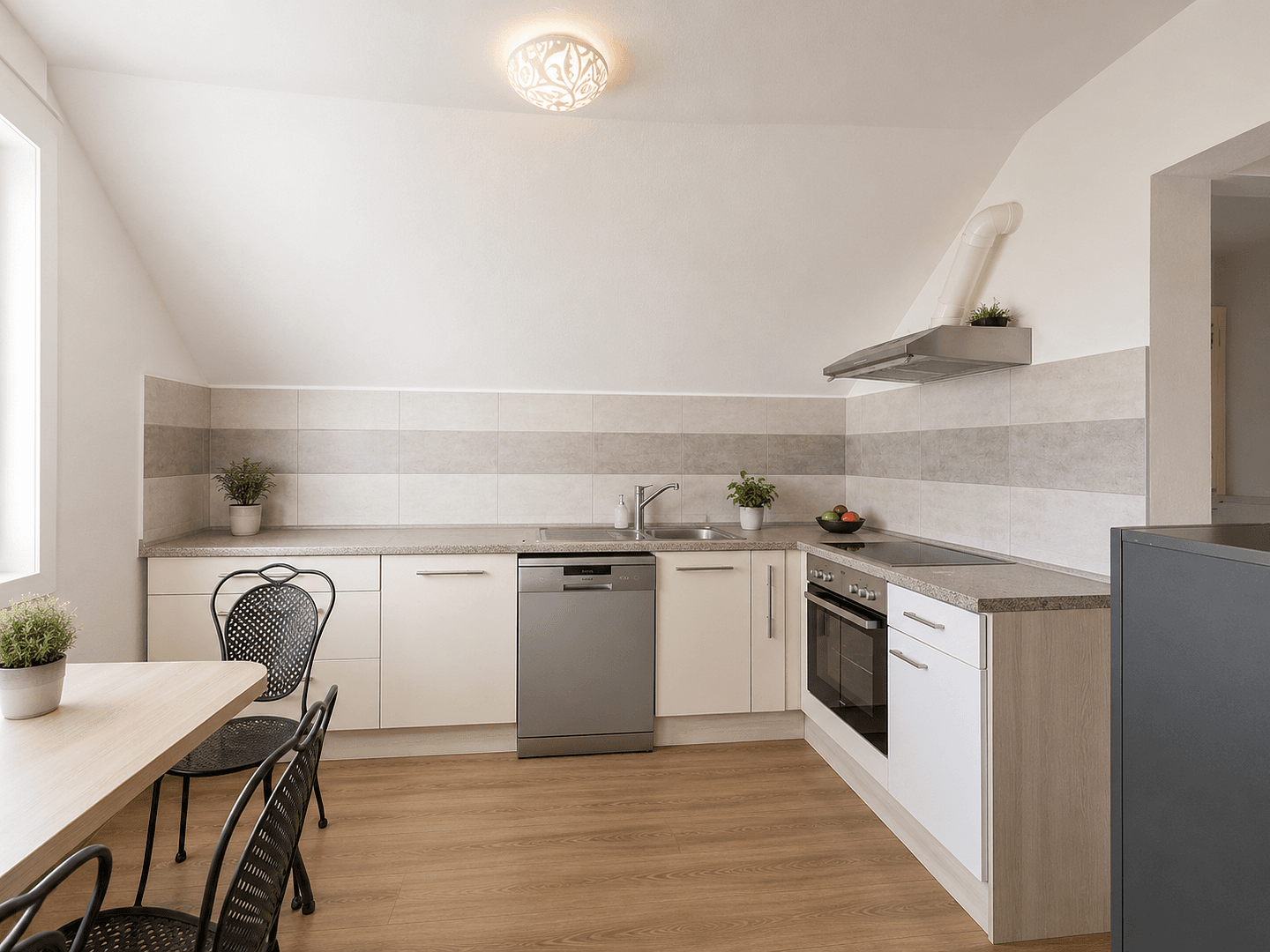 Pronájem bytu 5+kk 122 m², Bahnhofstraße 14, Dußlingen, Bádensko-Württembersko Pronájem bytu 5+kk 122 m², Bahnhofstraße 14, Dußlingen, Bádensko-Württembersko