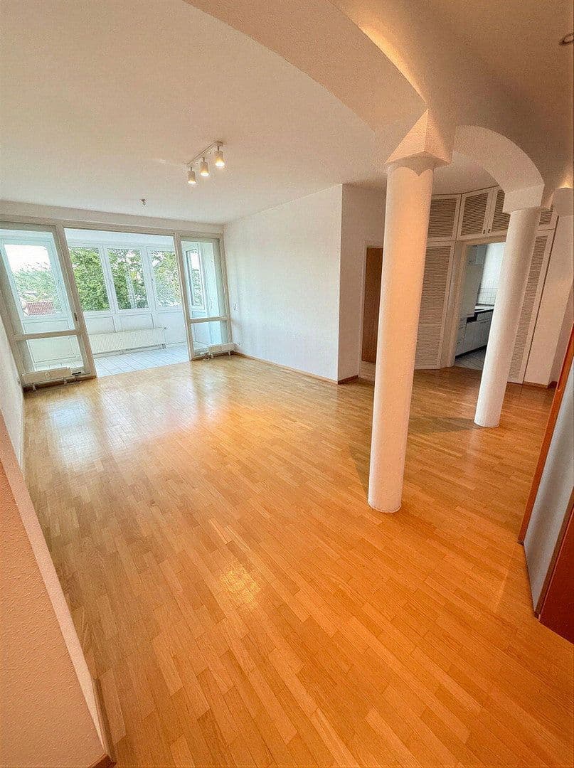 Pronájem bytu 2+1 60 m², Stuttgart, Bádensko-Württembersko Pronájem bytu 2+1 60 m², Stuttgart, Bádensko-Württembersko