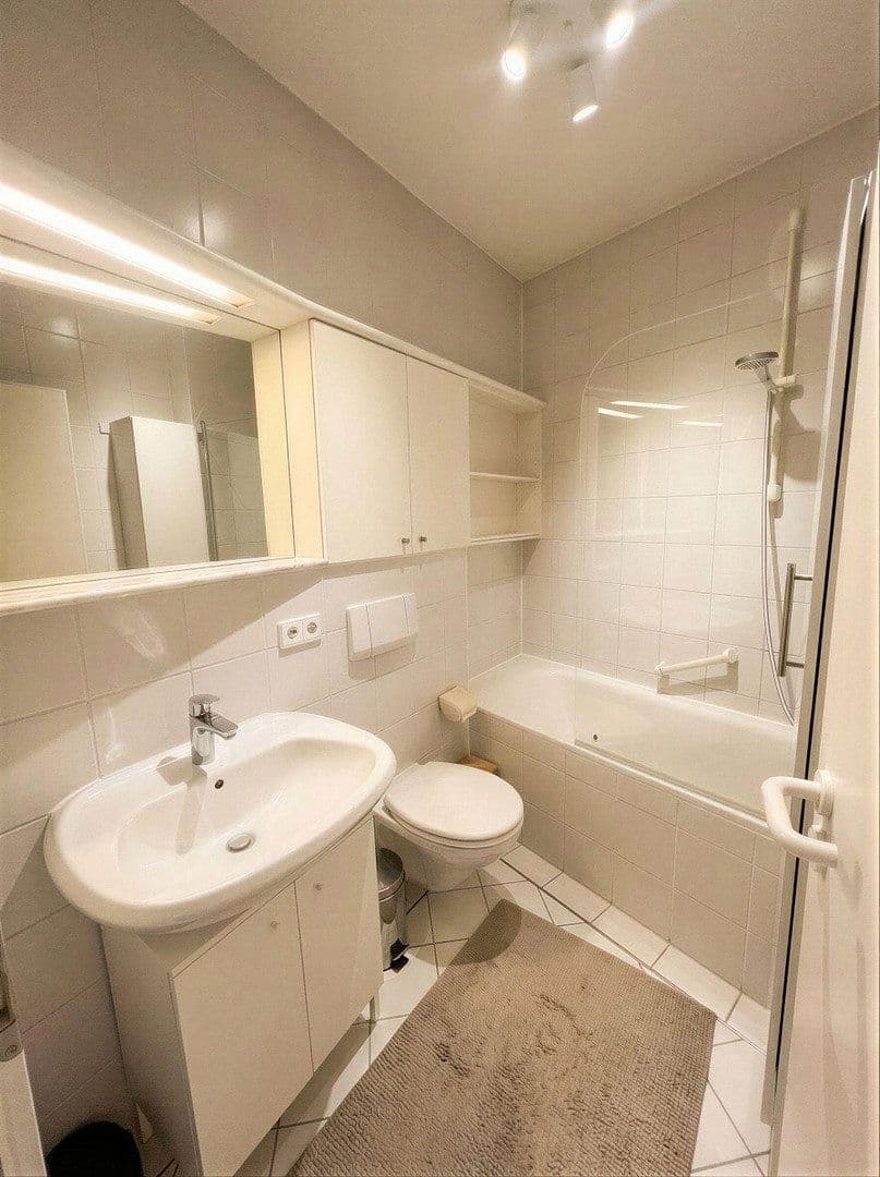 Pronájem bytu 2+1 60 m², Stuttgart, Bádensko-Württembersko Pronájem bytu 2+1 60 m², Stuttgart, Bádensko-Württembersko
