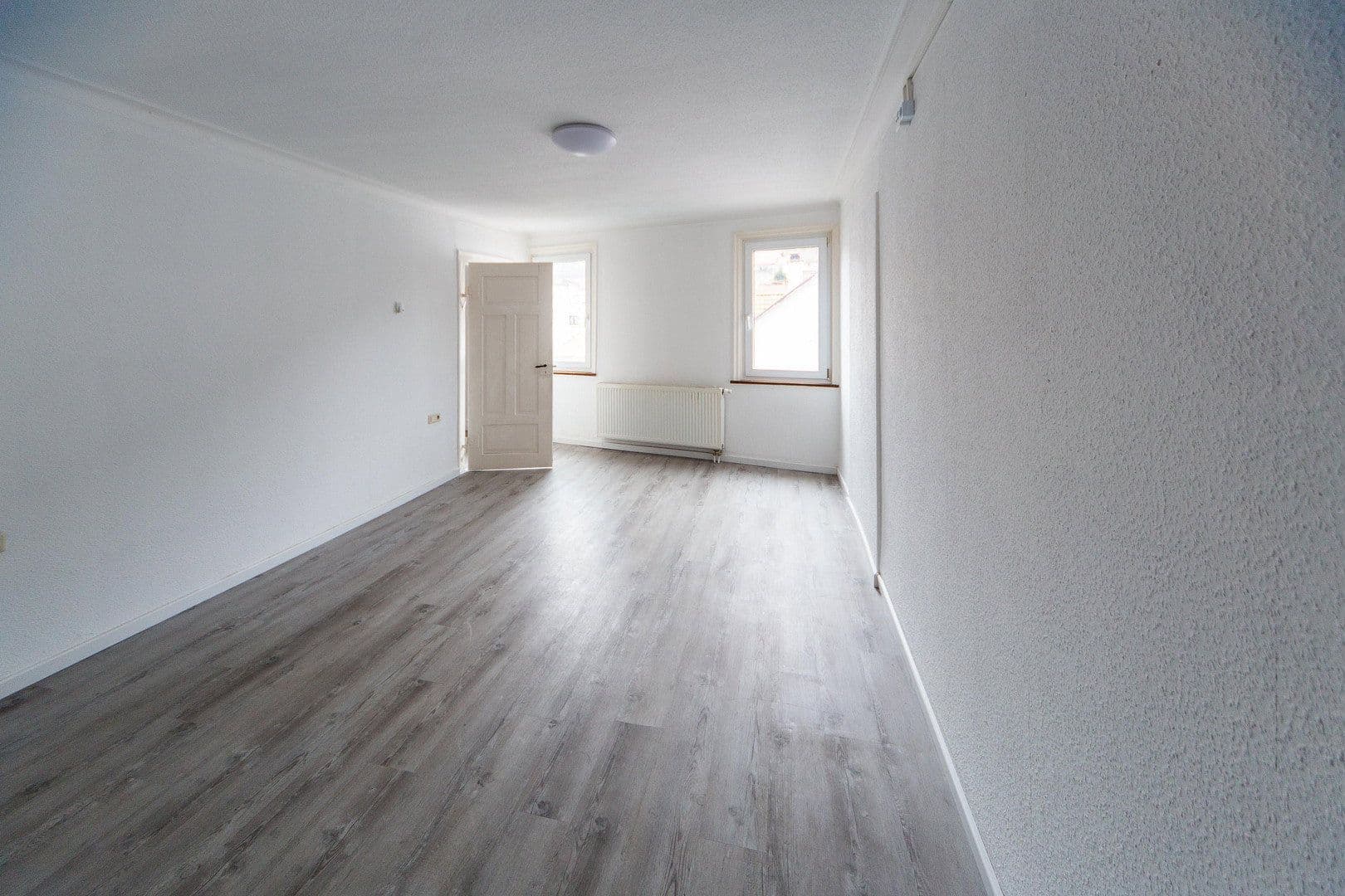 Pronájem bytu 5+1 106 m², Schillerstraße 8, Lichtenstein, Bádensko-Württembersko Pronájem bytu 5+1 106 m², Schillerstraße 8, Lichtenstein, Bádensko-Württembersko