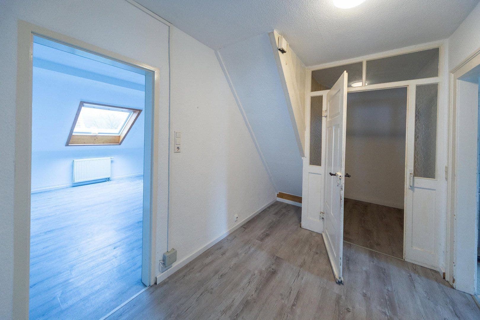 Pronájem bytu 5+1 106 m², Schillerstraße 8, Lichtenstein, Bádensko-Württembersko Pronájem bytu 5+1 106 m², Schillerstraße 8, Lichtenstein, Bádensko-Württembersko