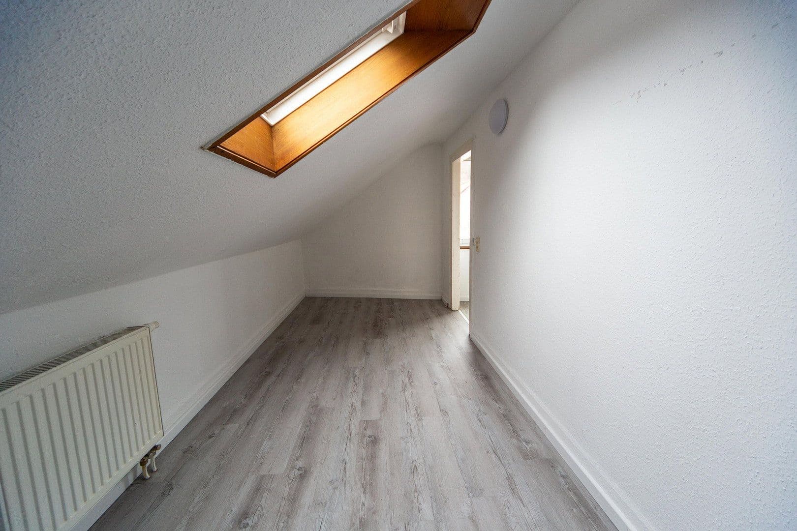 Pronájem bytu 5+1 106 m², Schillerstraße 8, Lichtenstein, Bádensko-Württembersko Pronájem bytu 5+1 106 m², Schillerstraße 8, Lichtenstein, Bádensko-Württembersko