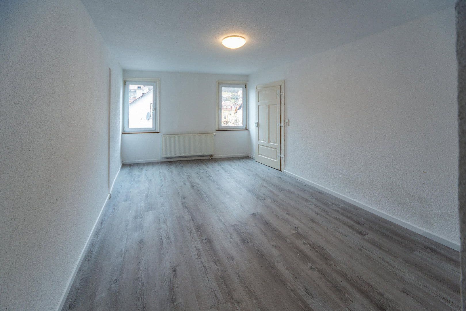 Pronájem bytu 5+1 106 m², Schillerstraße 8, Lichtenstein, Bádensko-Württembersko Pronájem bytu 5+1 106 m², Schillerstraße 8, Lichtenstein, Bádensko-Württembersko