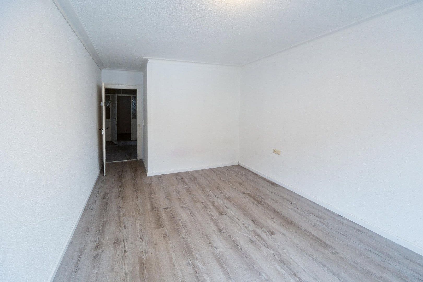 Pronájem bytu 5+1 106 m², Schillerstraße 8, Lichtenstein, Bádensko-Württembersko Pronájem bytu 5+1 106 m², Schillerstraße 8, Lichtenstein, Bádensko-Württembersko