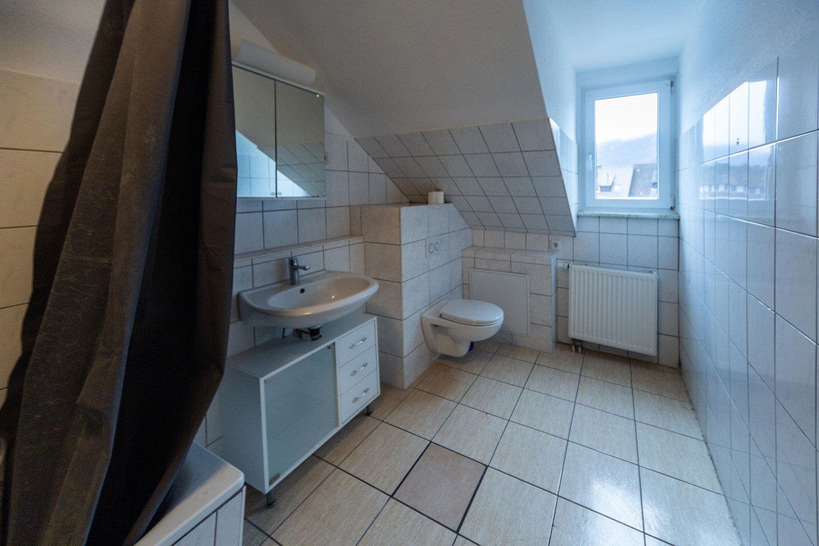 Pronájem bytu 5+1 106 m², Schillerstraße 8, Lichtenstein, Bádensko-Württembersko Pronájem bytu 5+1 106 m², Schillerstraße 8, Lichtenstein, Bádensko-Württembersko