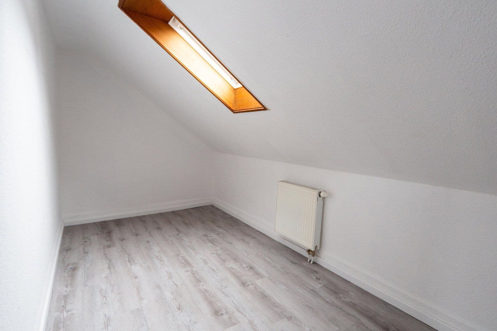 Pronájem bytu 5+1 106 m², Schillerstraße 8, Lichtenstein, Bádensko-Württembersko Pronájem bytu 5+1 106 m², Schillerstraße 8, Lichtenstein, Bádensko-Württembersko