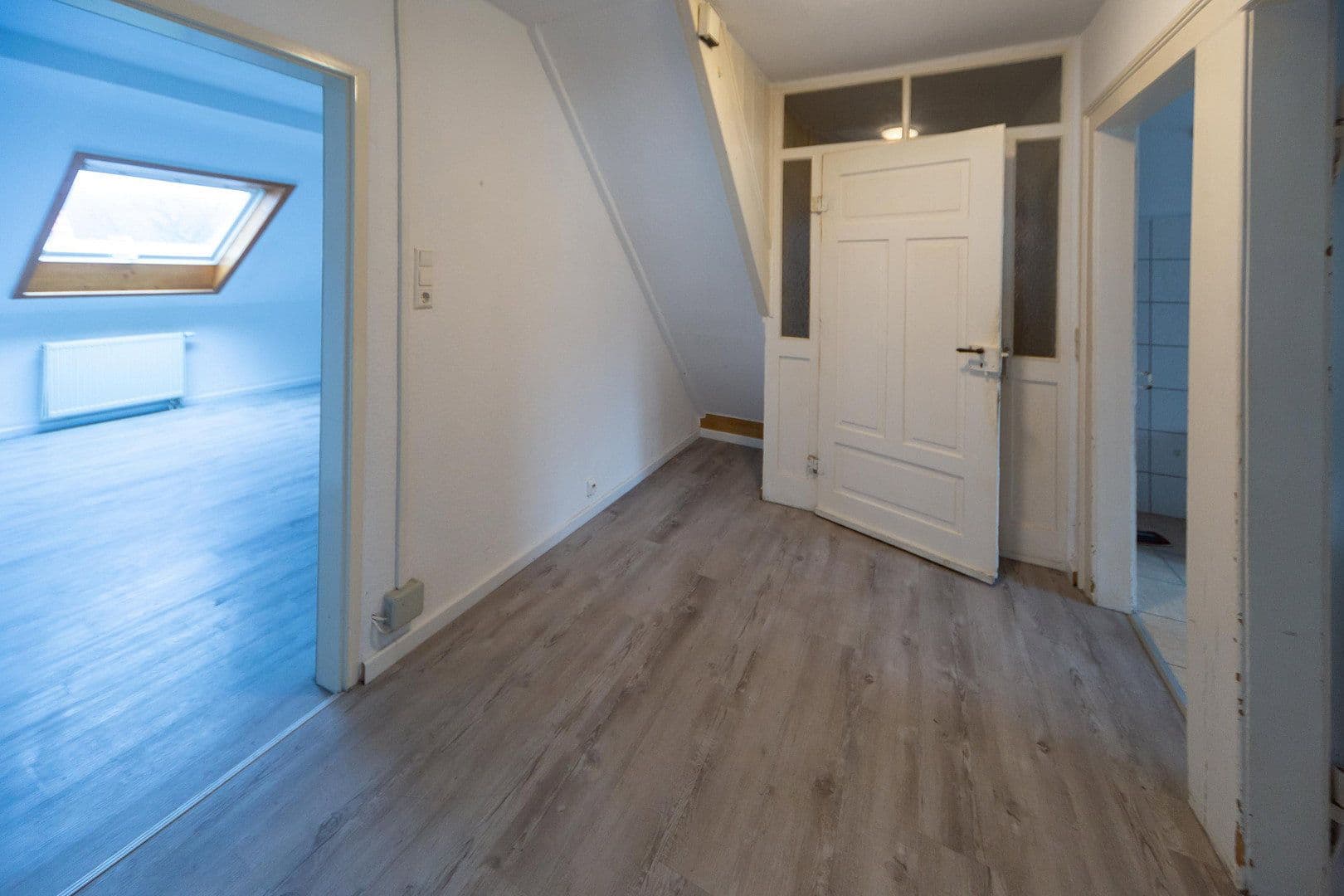 Pronájem bytu 5+1 106 m², Schillerstraße 8, Lichtenstein, Bádensko-Württembersko Pronájem bytu 5+1 106 m², Schillerstraße 8, Lichtenstein, Bádensko-Württembersko