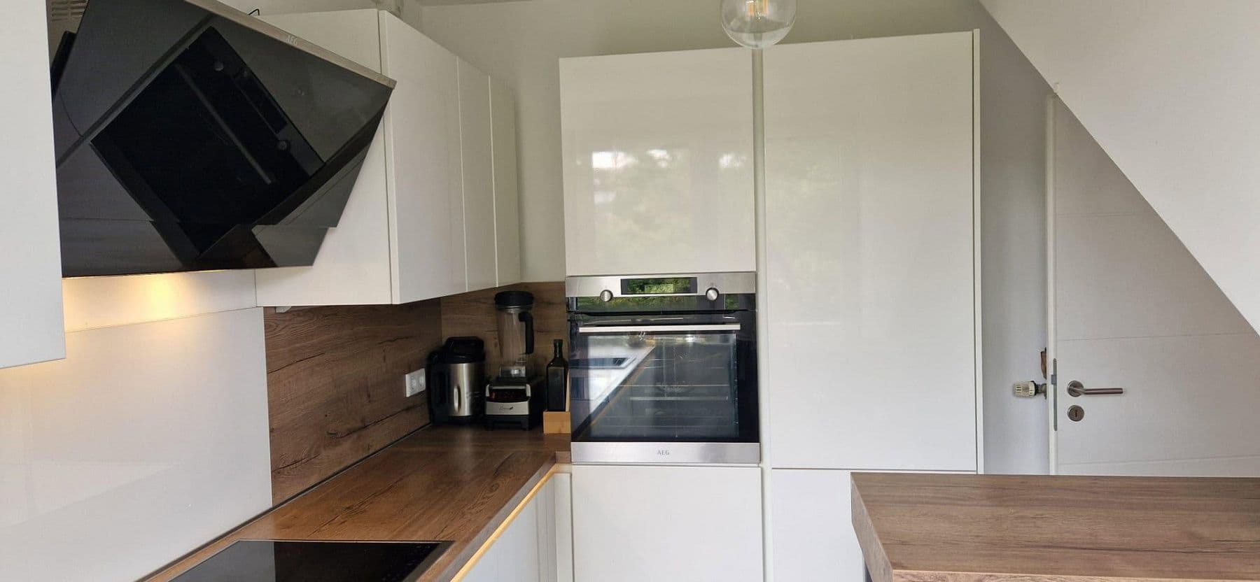 Prodej bytu 3+1 77 m², Bonn, Severní Porýní-Vestfálsko Prodej bytu 3+1 77 m², Bonn, Severní Porýní-Vestfálsko