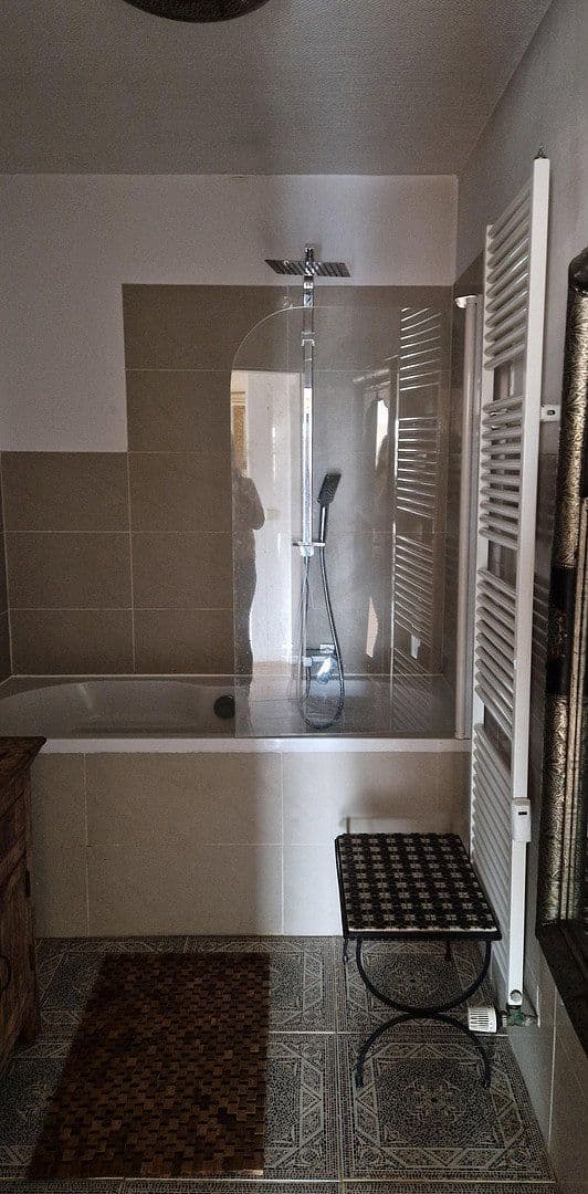 Prodej bytu 3+1 77 m², Bonn, Severní Porýní-Vestfálsko Prodej bytu 3+1 77 m², Bonn, Severní Porýní-Vestfálsko