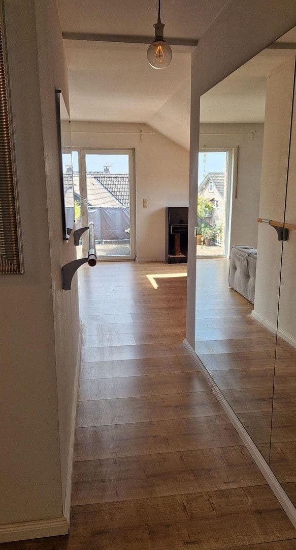 Prodej bytu 3+1 77 m², Bonn, Severní Porýní-Vestfálsko Prodej bytu 3+1 77 m², Bonn, Severní Porýní-Vestfálsko