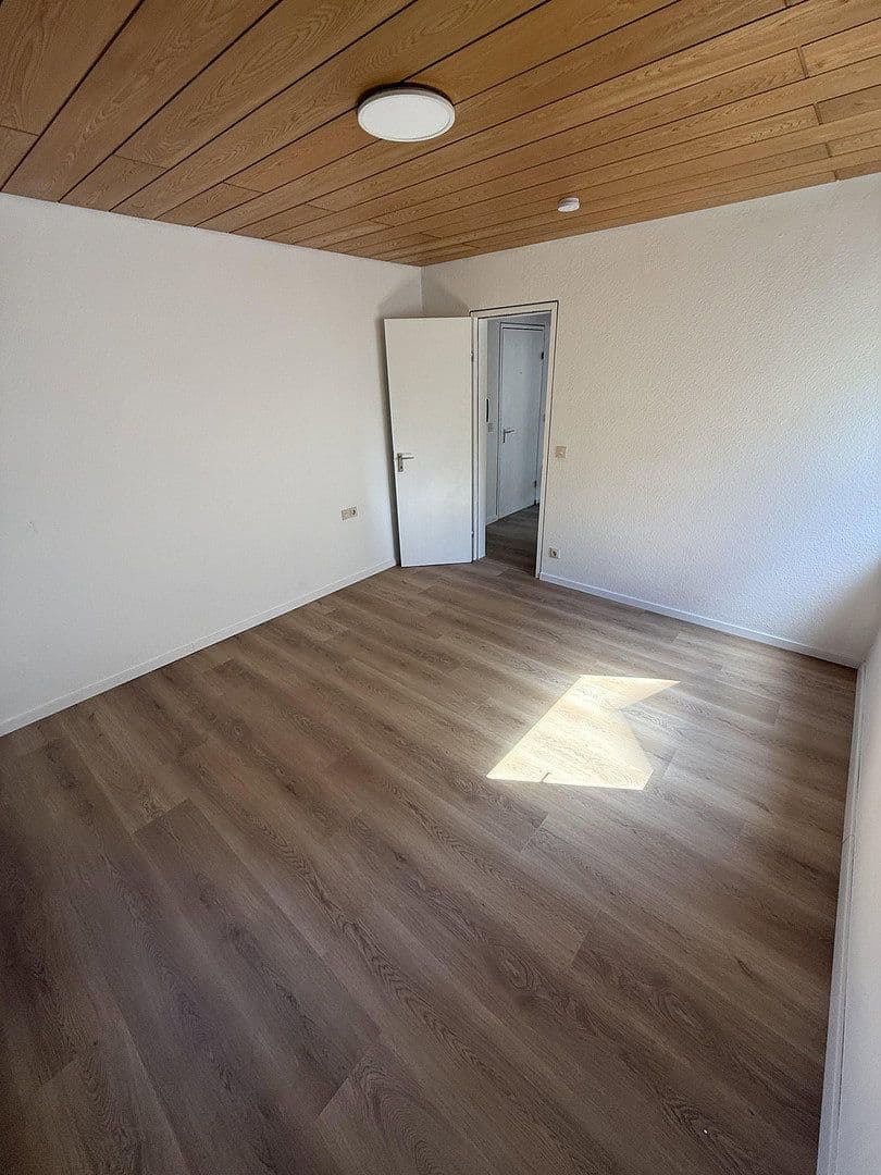 Pronájem bytu 2+1 20 m², Auerbachstrasse, Heilbronn, Bádensko-Württembersko Pronájem bytu 2+1 20 m², Auerbachstrasse, Heilbronn, Bádensko-Württembersko