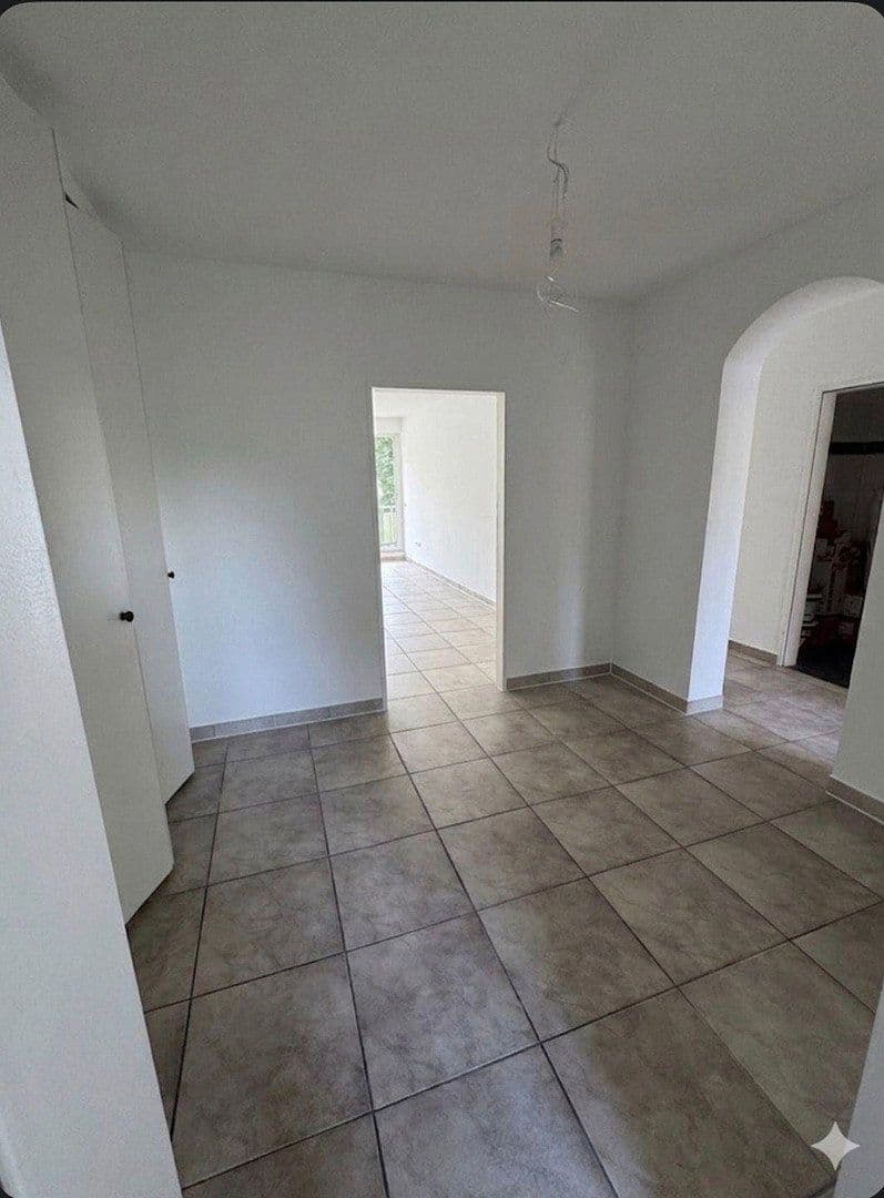 Pronájem bytu 3+1 89 m², Heerdter Landstr. 11, Düsseldorf, Severní Porýní-Vestfálsko Pronájem bytu 3+1 89 m², Heerdter Landstr. 11, Düsseldorf, Severní Porýní-Vestfálsko
