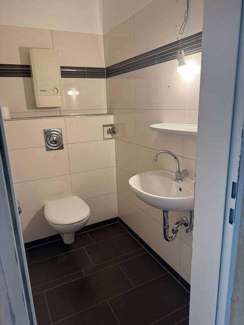 Pronájem bytu 3+1 89 m², Heerdter Landstr. 11, Düsseldorf, Severní Porýní-Vestfálsko Pronájem bytu 3+1 89 m², Heerdter Landstr. 11, Düsseldorf, Severní Porýní-Vestfálsko