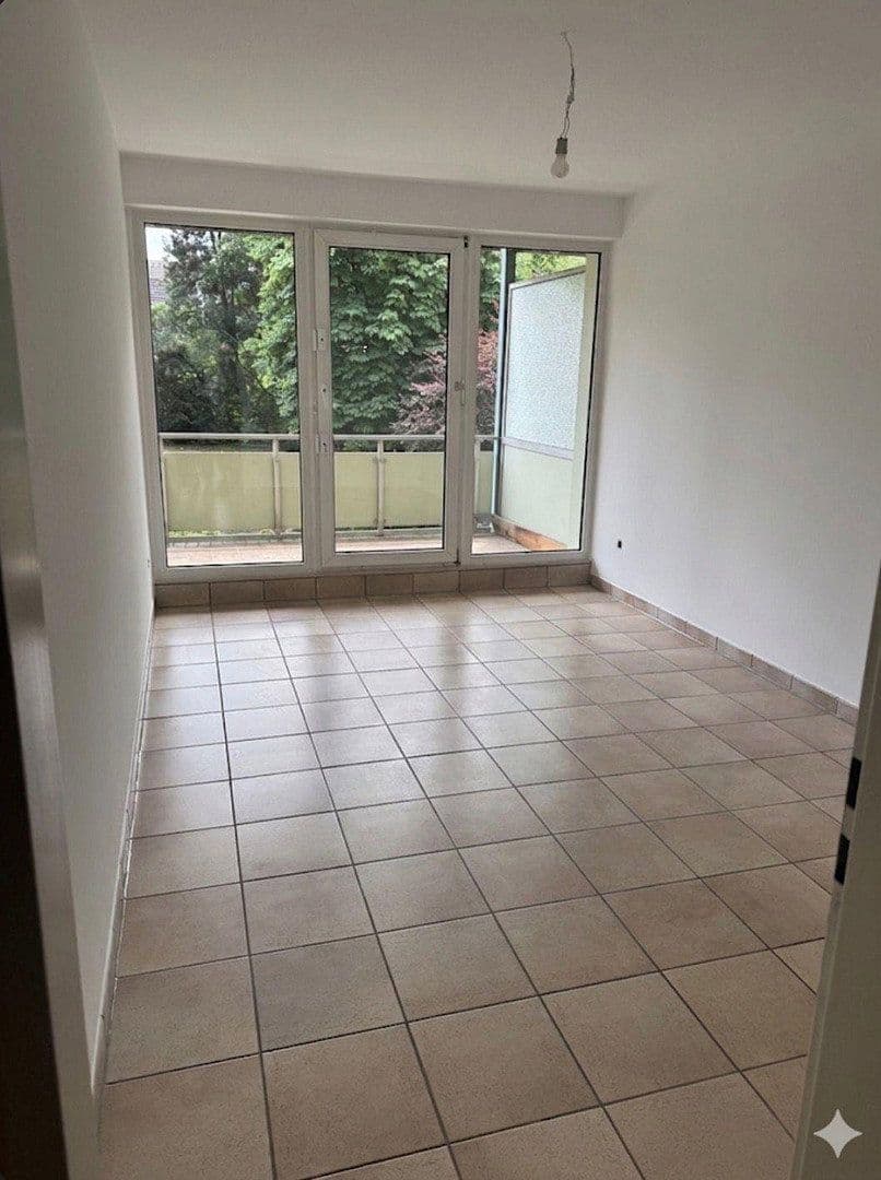 Pronájem bytu 3+1 89 m², Heerdter Landstr. 11, Düsseldorf, Severní Porýní-Vestfálsko Pronájem bytu 3+1 89 m², Heerdter Landstr. 11, Düsseldorf, Severní Porýní-Vestfálsko