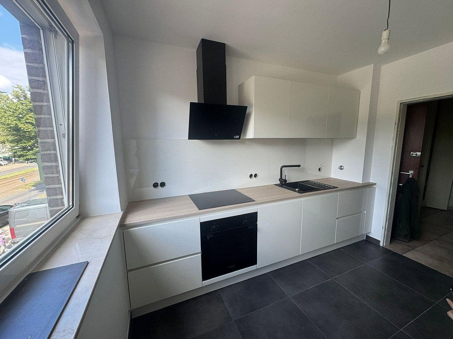 Pronájem bytu 3+1 89 m², Heerdter Landstr. 11, Düsseldorf, Severní Porýní-Vestfálsko Pronájem bytu 3+1 89 m², Heerdter Landstr. 11, Düsseldorf, Severní Porýní-Vestfálsko