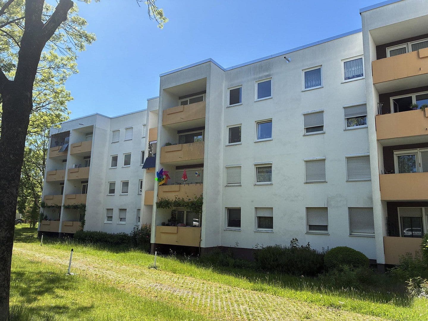 Pronájem bytu 3+1 82 m², Konrad-Adenauer-Str. 9, Fürstenfeldbruck, Bavorsko Pronájem bytu 3+1 82 m², Konrad-Adenauer-Str. 9, Fürstenfeldbruck, Bavorsko