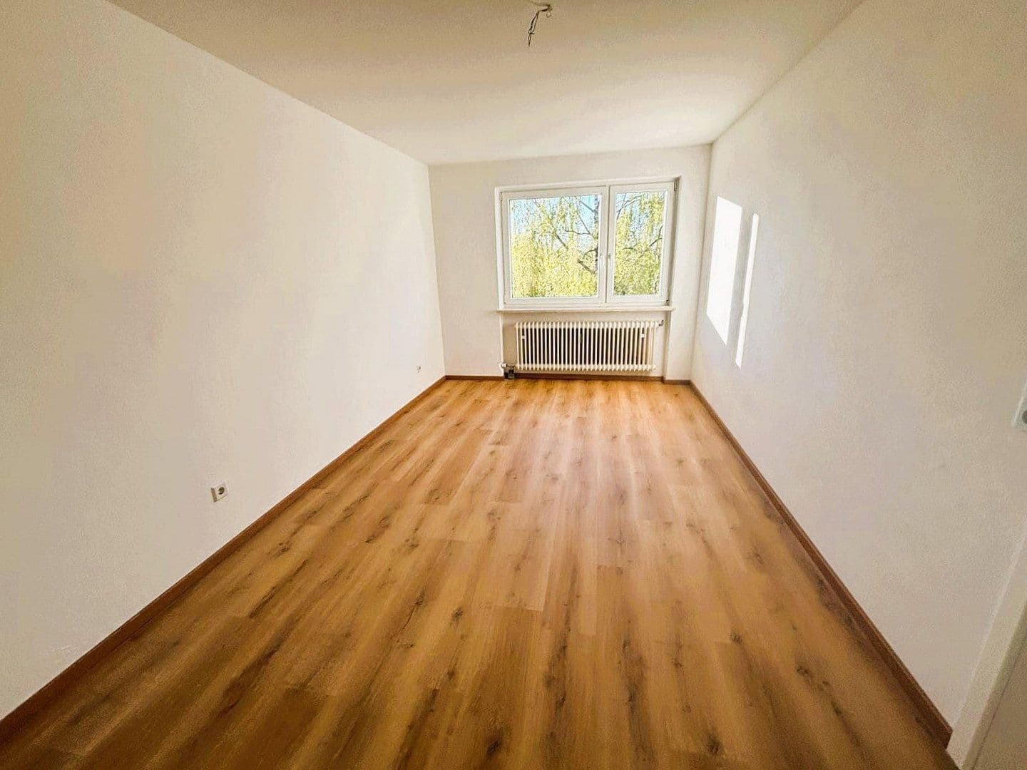 Pronájem bytu 3+1 82 m², Konrad-Adenauer-Str. 9, Fürstenfeldbruck, Bavorsko Pronájem bytu 3+1 82 m², Konrad-Adenauer-Str. 9, Fürstenfeldbruck, Bavorsko