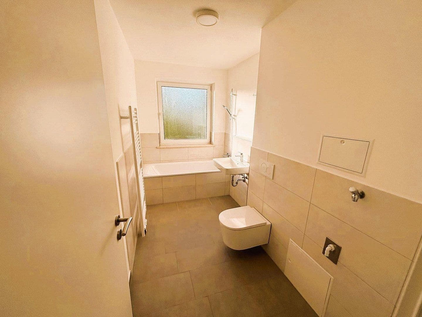 Pronájem bytu 3+1 82 m², Konrad-Adenauer-Str. 9, Fürstenfeldbruck, Bavorsko Pronájem bytu 3+1 82 m², Konrad-Adenauer-Str. 9, Fürstenfeldbruck, Bavorsko