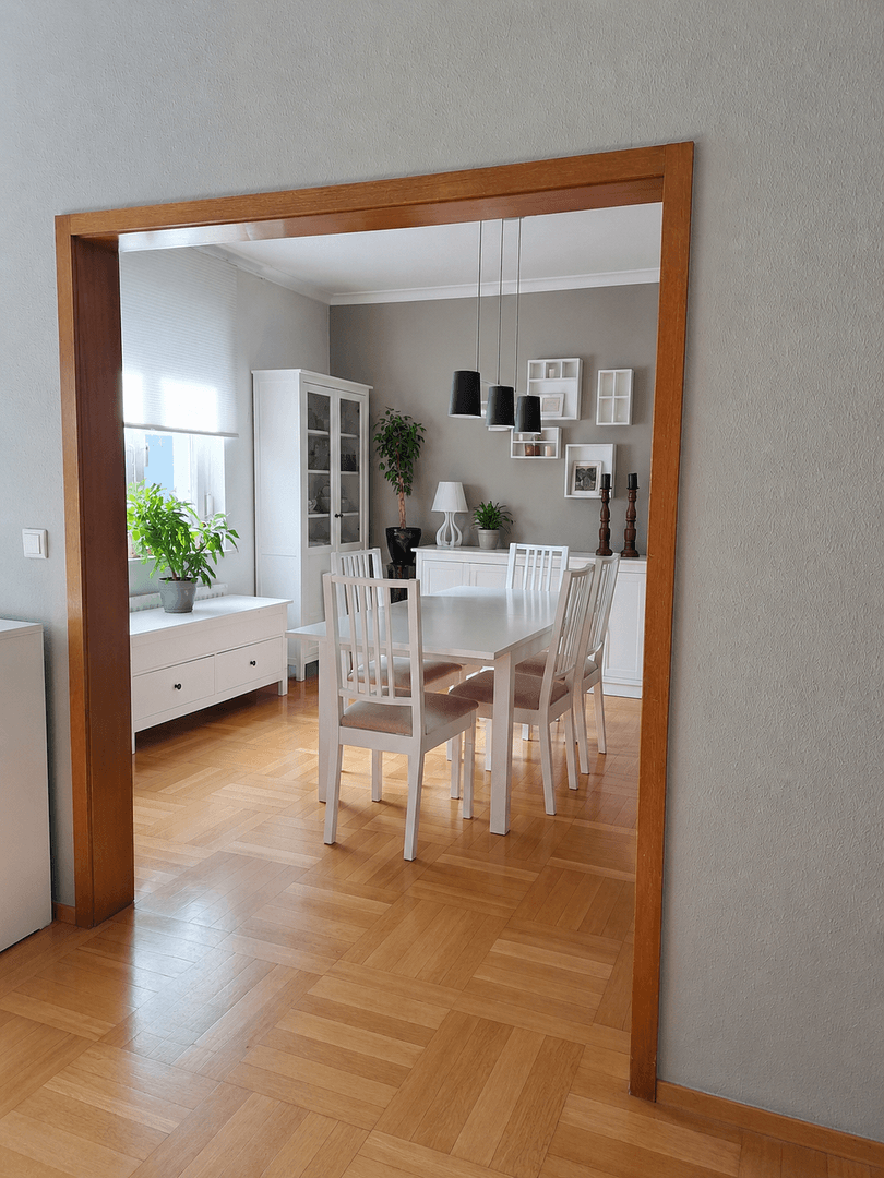 Pronájem bytu 4+1 90 m², Güterbahnhofstr. 26, Kornwestheim, Bádensko-Württembersko Pronájem bytu 4+1 90 m², Güterbahnhofstr. 26, Kornwestheim, Bádensko-Württembersko