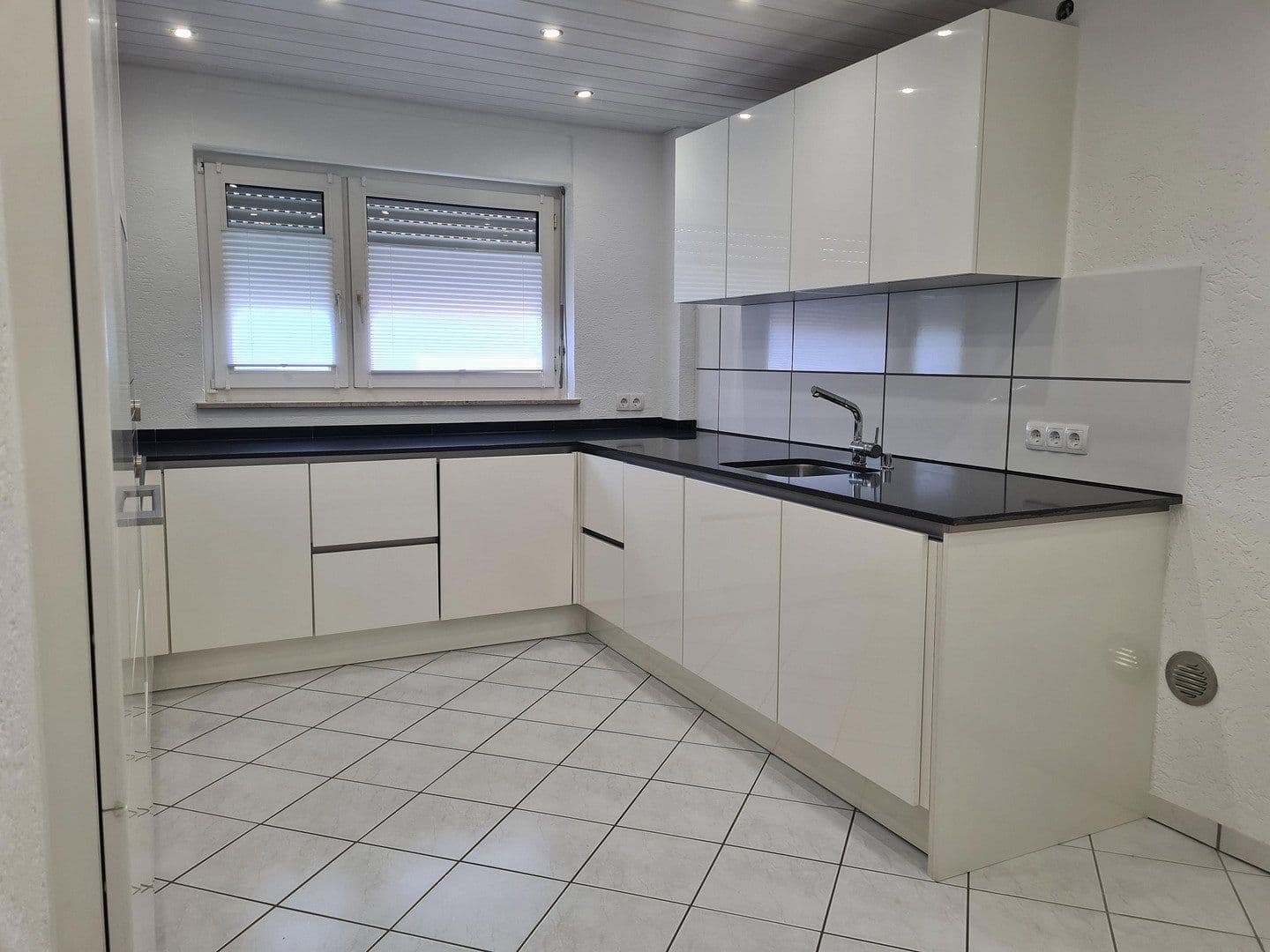 Pronájem bytu 4+1 115 m², Fellbach, Bádensko-Württembersko Pronájem bytu 4+1 115 m², Fellbach, Bádensko-Württembersko