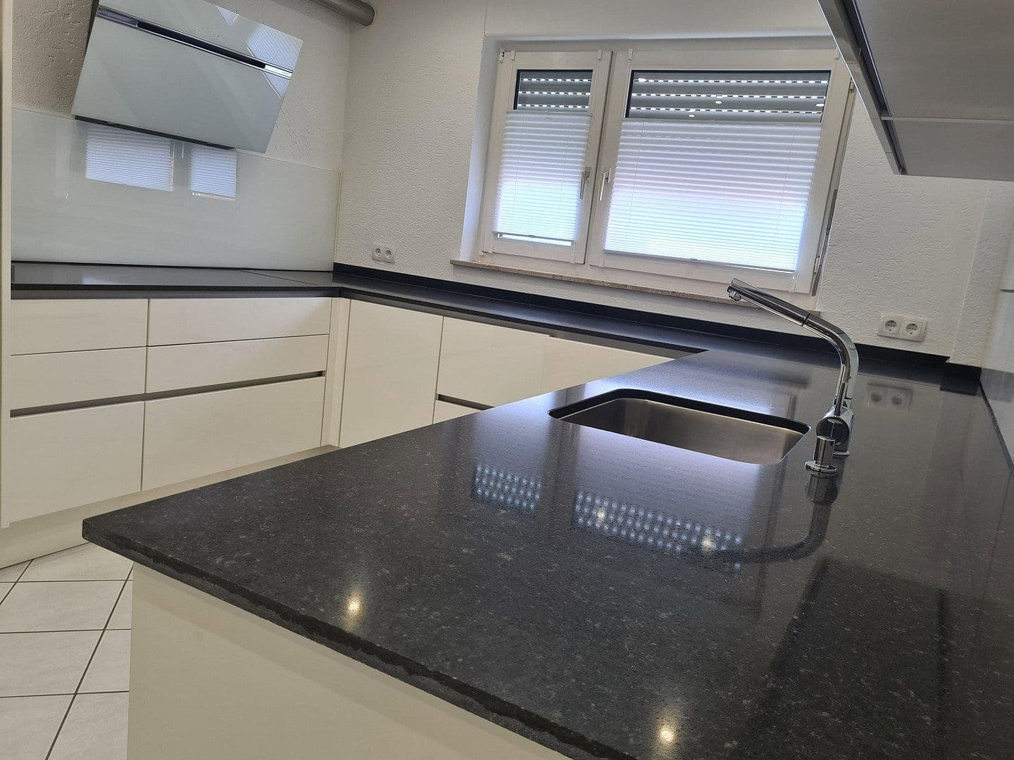 Pronájem bytu 4+1 115 m², Fellbach, Bádensko-Württembersko Pronájem bytu 4+1 115 m², Fellbach, Bádensko-Württembersko
