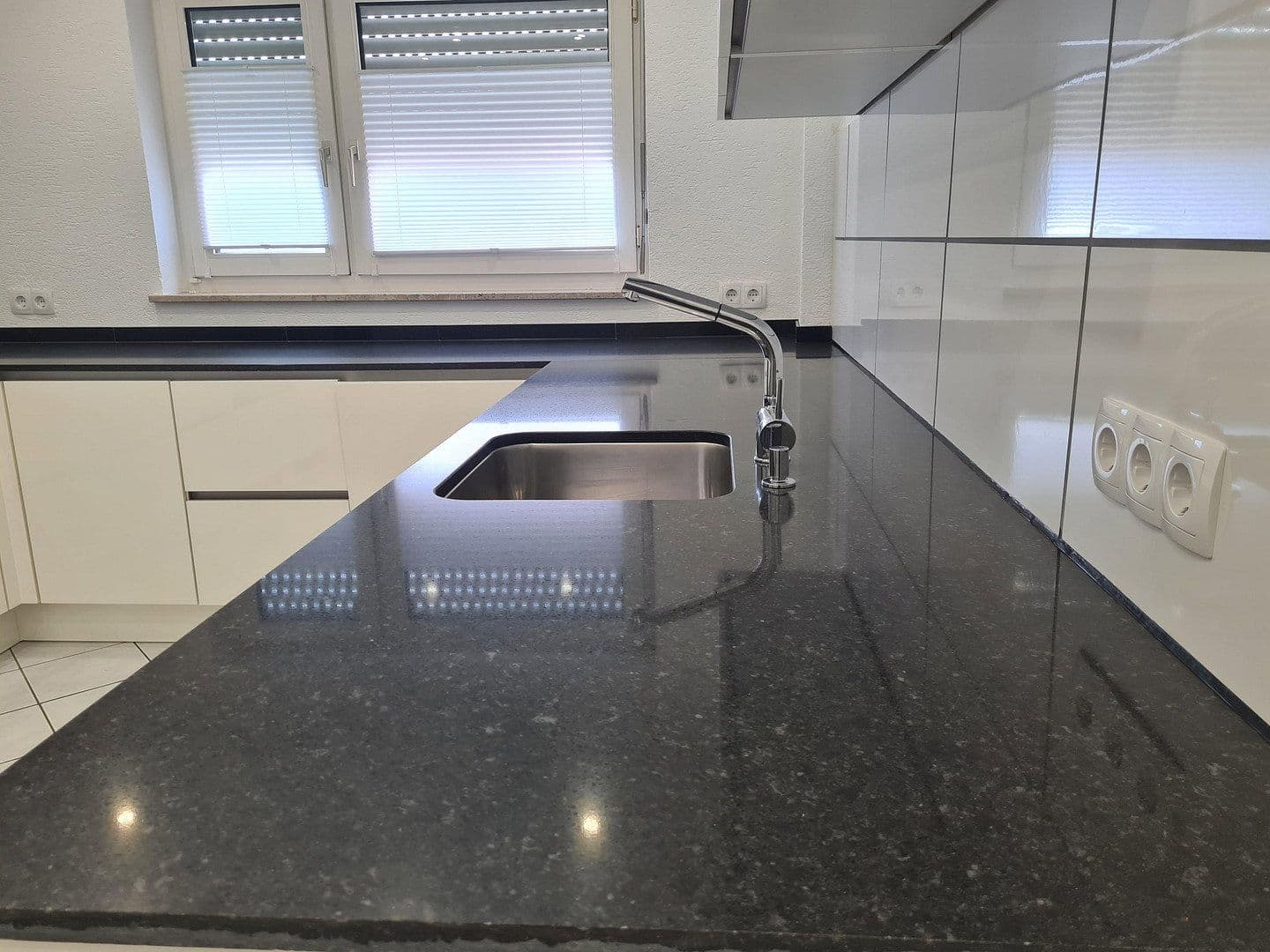 Pronájem bytu 4+1 115 m², Fellbach, Bádensko-Württembersko Pronájem bytu 4+1 115 m², Fellbach, Bádensko-Württembersko