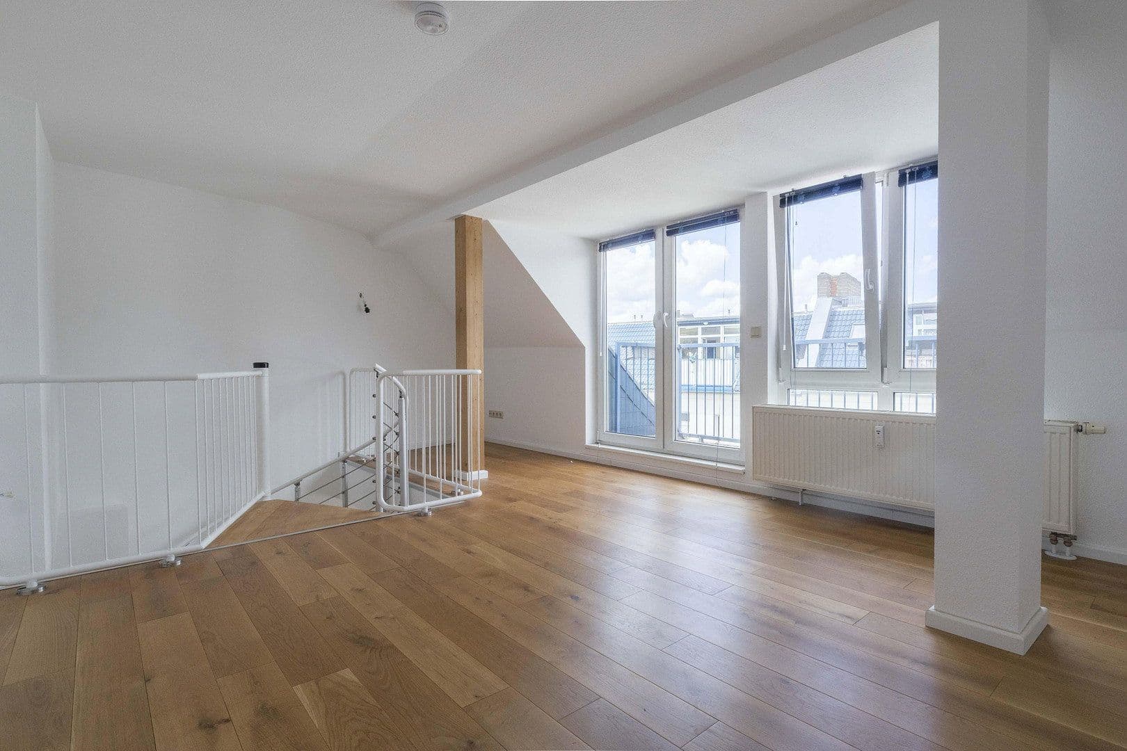 Prodej bytu 3+1 104 m², Eldenaer Straße 19, Berlin, Berlín Prodej bytu 3+1 104 m², Eldenaer Straße 19, Berlin, Berlín