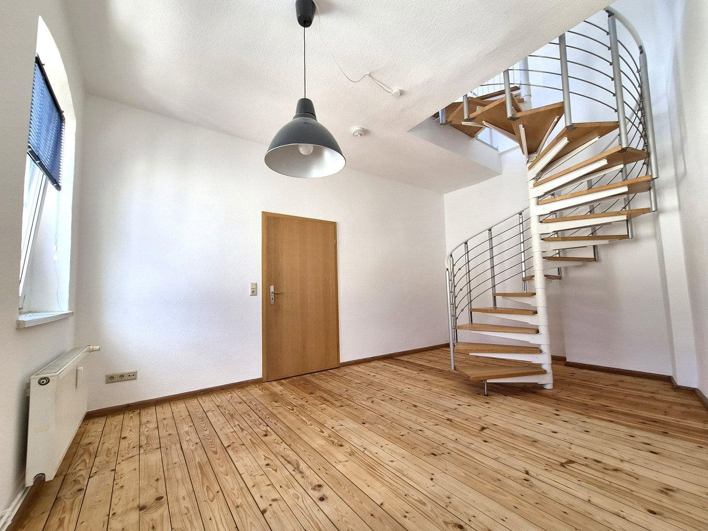 Prodej bytu 3+1 104 m², Eldenaer Straße 19, Berlin, Berlín Prodej bytu 3+1 104 m², Eldenaer Straße 19, Berlin, Berlín