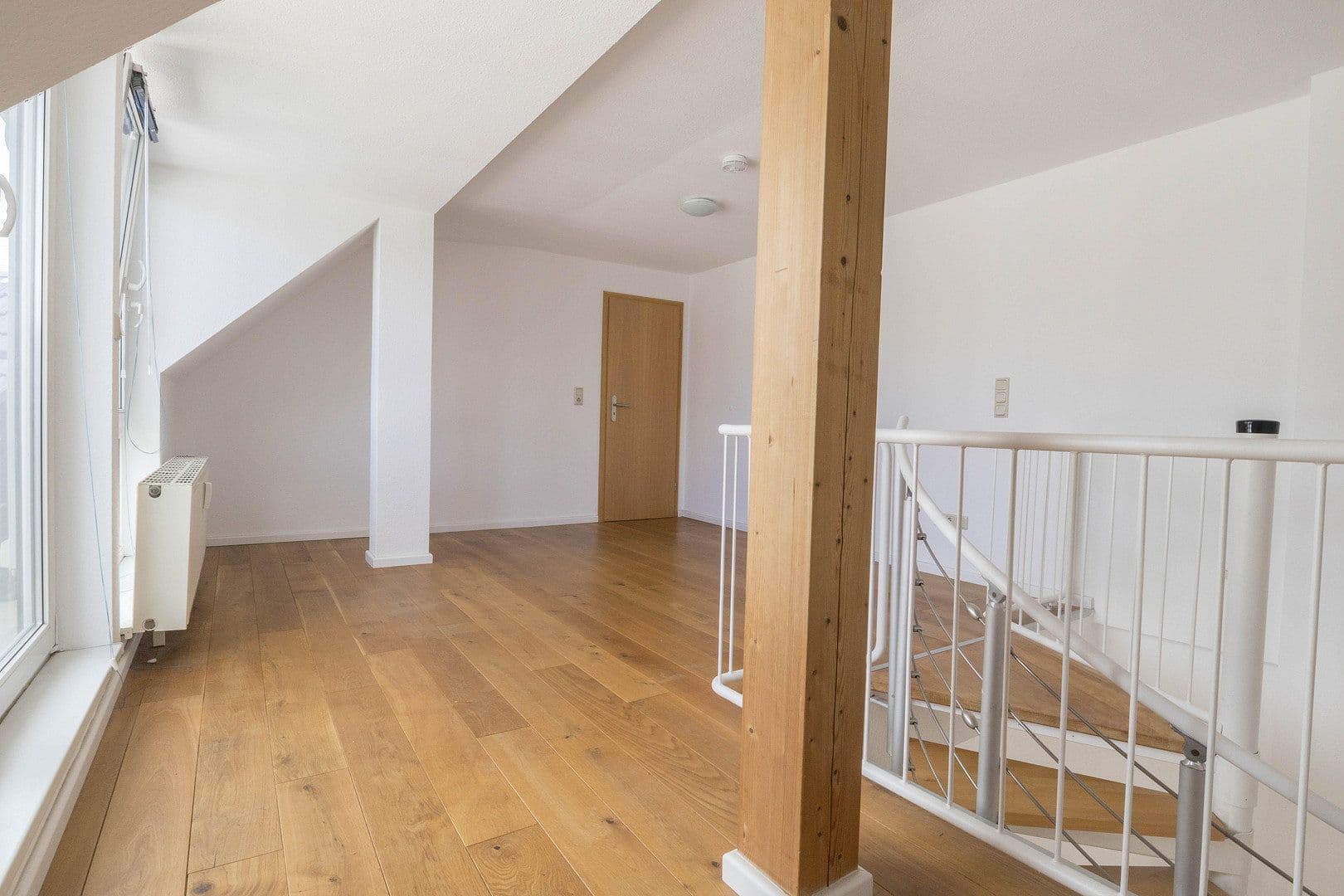 Prodej bytu 3+1 104 m², Eldenaer Straße 19, Berlin, Berlín Prodej bytu 3+1 104 m², Eldenaer Straße 19, Berlin, Berlín