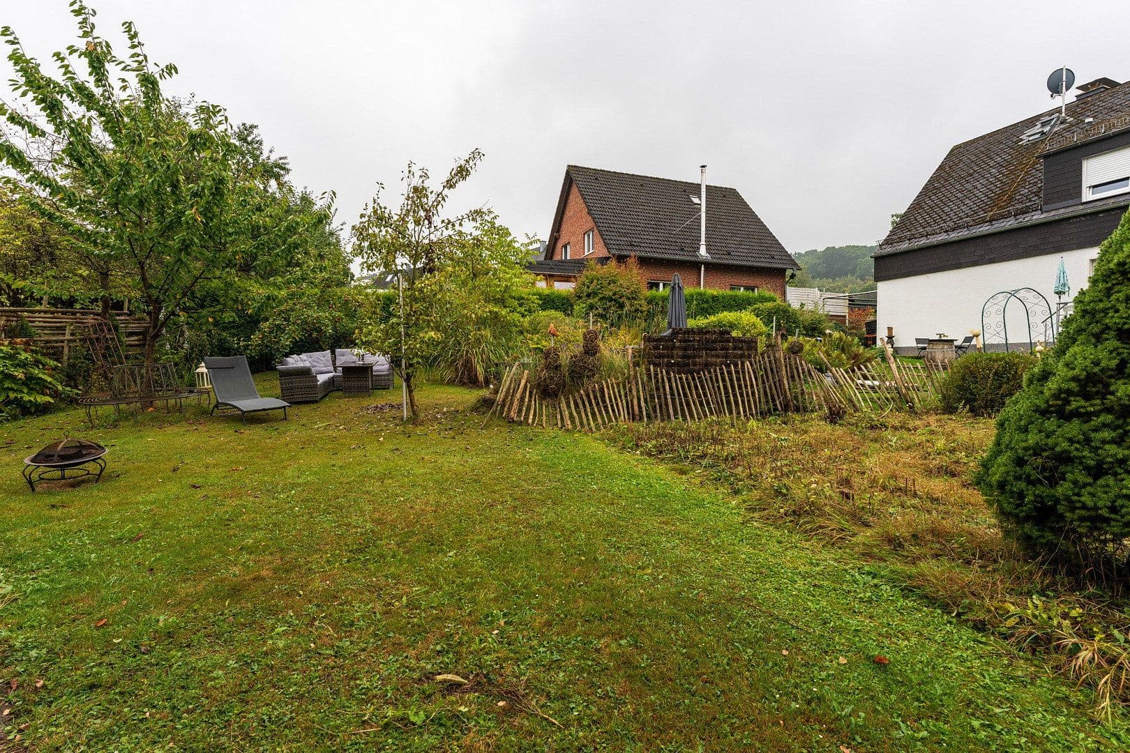 Prodej domu 1 m², pozemek 890 m², Möhnesee, Severní Porýní-Vestfálsko Prodej domu 1 m², pozemek 890 m², Möhnesee, Severní Porýní-Vestfálsko