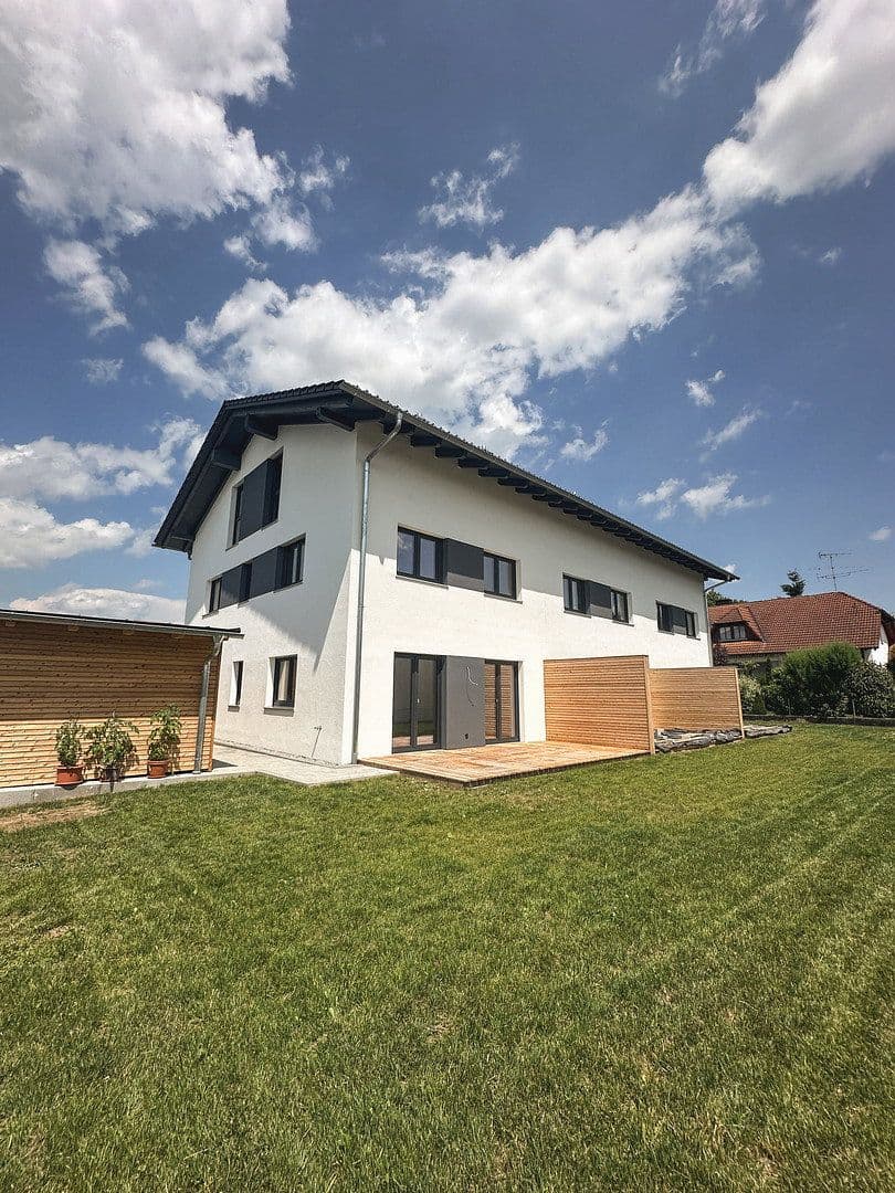 Prodej domu 150 m², pozemek 375 m², Pfanzeltstraße 3, Wallersdorf, Bavorsko Prodej domu 150 m², pozemek 375 m², Pfanzeltstraße 3, Wallersdorf, Bavorsko