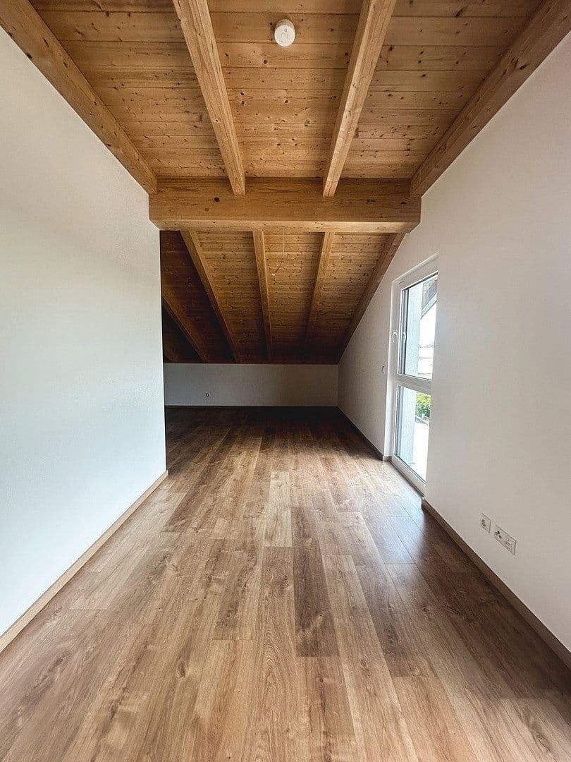 Prodej domu 150 m², pozemek 375 m², Pfanzeltstraße 3, Wallersdorf, Bavorsko Prodej domu 150 m², pozemek 375 m², Pfanzeltstraße 3, Wallersdorf, Bavorsko