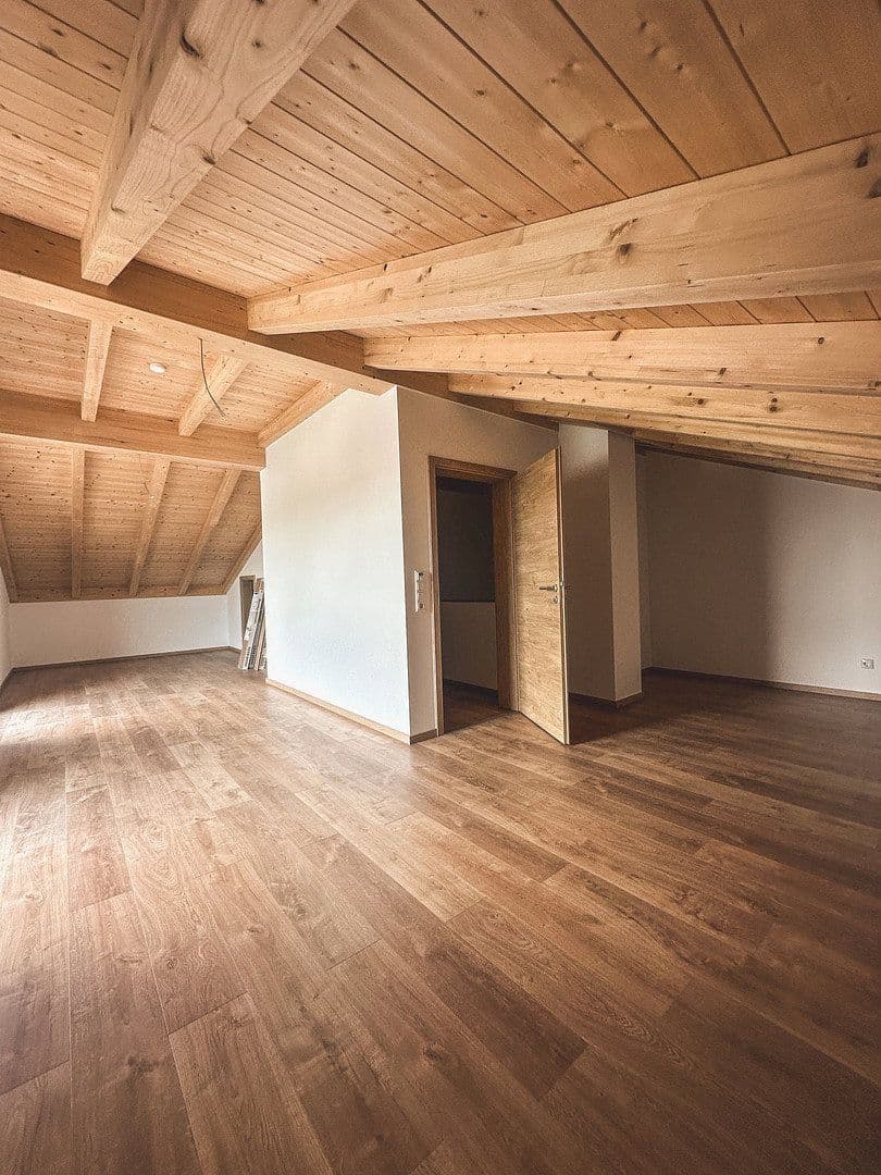 Prodej domu 150 m², pozemek 375 m², Pfanzeltstraße 3, Wallersdorf, Bavorsko Prodej domu 150 m², pozemek 375 m², Pfanzeltstraße 3, Wallersdorf, Bavorsko