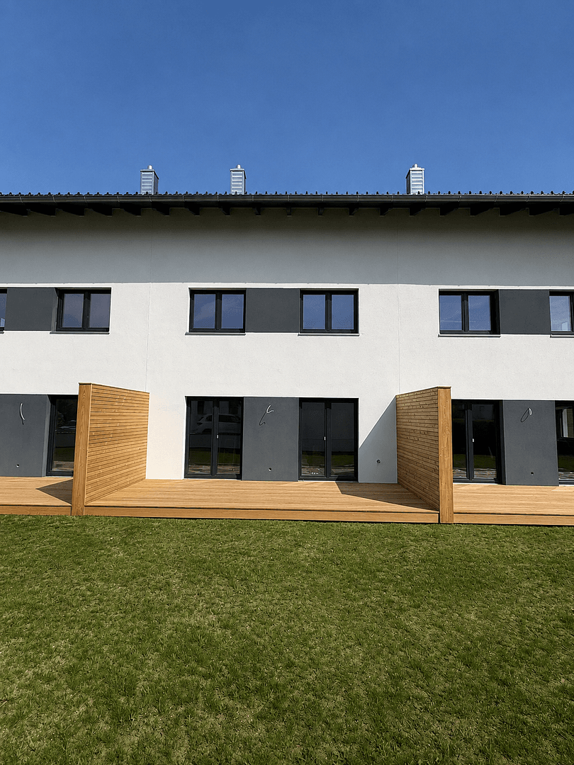 Prodej domu 153 m², pozemek 196 m², Pfanzeltstraße 3a, Wallersdorf, Bavorsko Prodej domu 153 m², pozemek 196 m², Pfanzeltstraße 3a, Wallersdorf, Bavorsko
