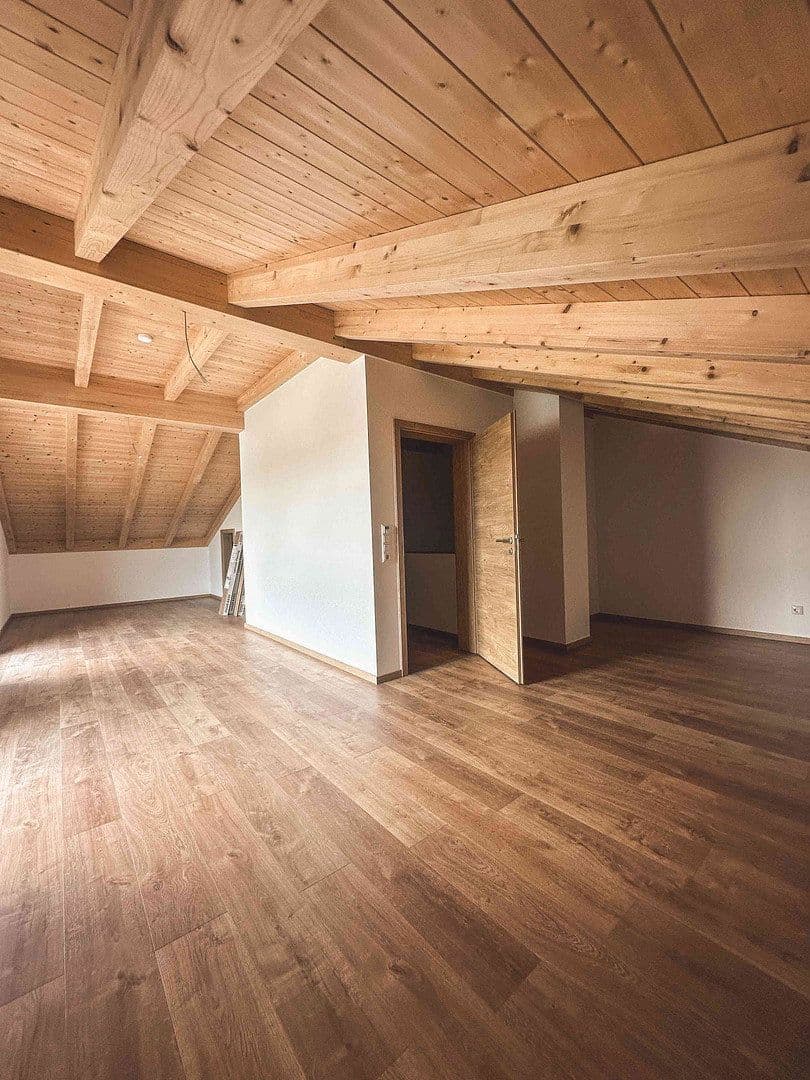 Prodej domu 153 m², pozemek 196 m², Pfanzeltstraße 3a, Wallersdorf, Bavorsko Prodej domu 153 m², pozemek 196 m², Pfanzeltstraße 3a, Wallersdorf, Bavorsko