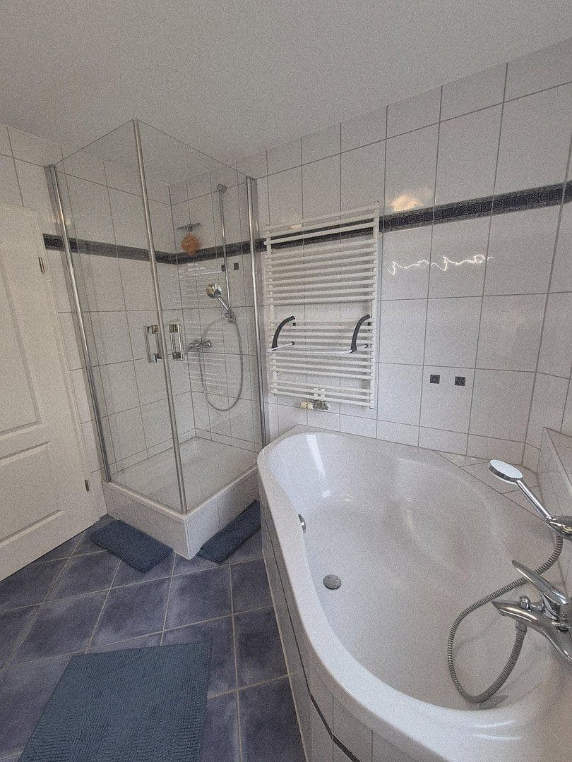 Prodej domu 140 m², pozemek 208 m², Jahnstraße 25b, Ettlingen, Bádensko-Württembersko Prodej domu 140 m², pozemek 208 m², Jahnstraße 25b, Ettlingen, Bádensko-Württembersko