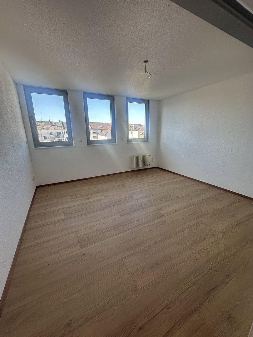Pronájem bytu 4+kk 132 m², Mannheim, Bádensko-Württembersko Pronájem bytu 4+kk 132 m², Mannheim, Bádensko-Württembersko