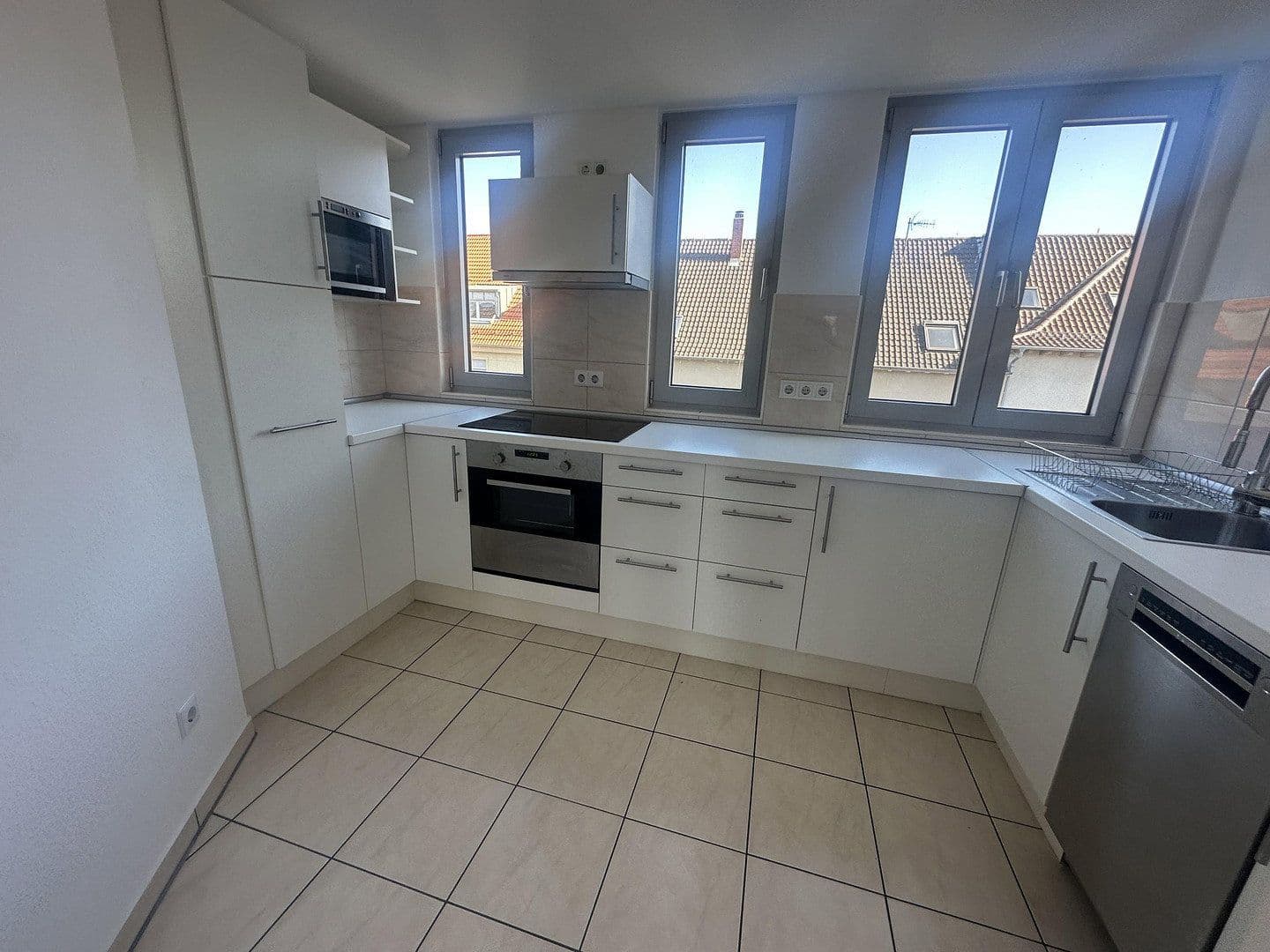 Pronájem bytu 4+kk 132 m², Mannheim, Bádensko-Württembersko Pronájem bytu 4+kk 132 m², Mannheim, Bádensko-Württembersko