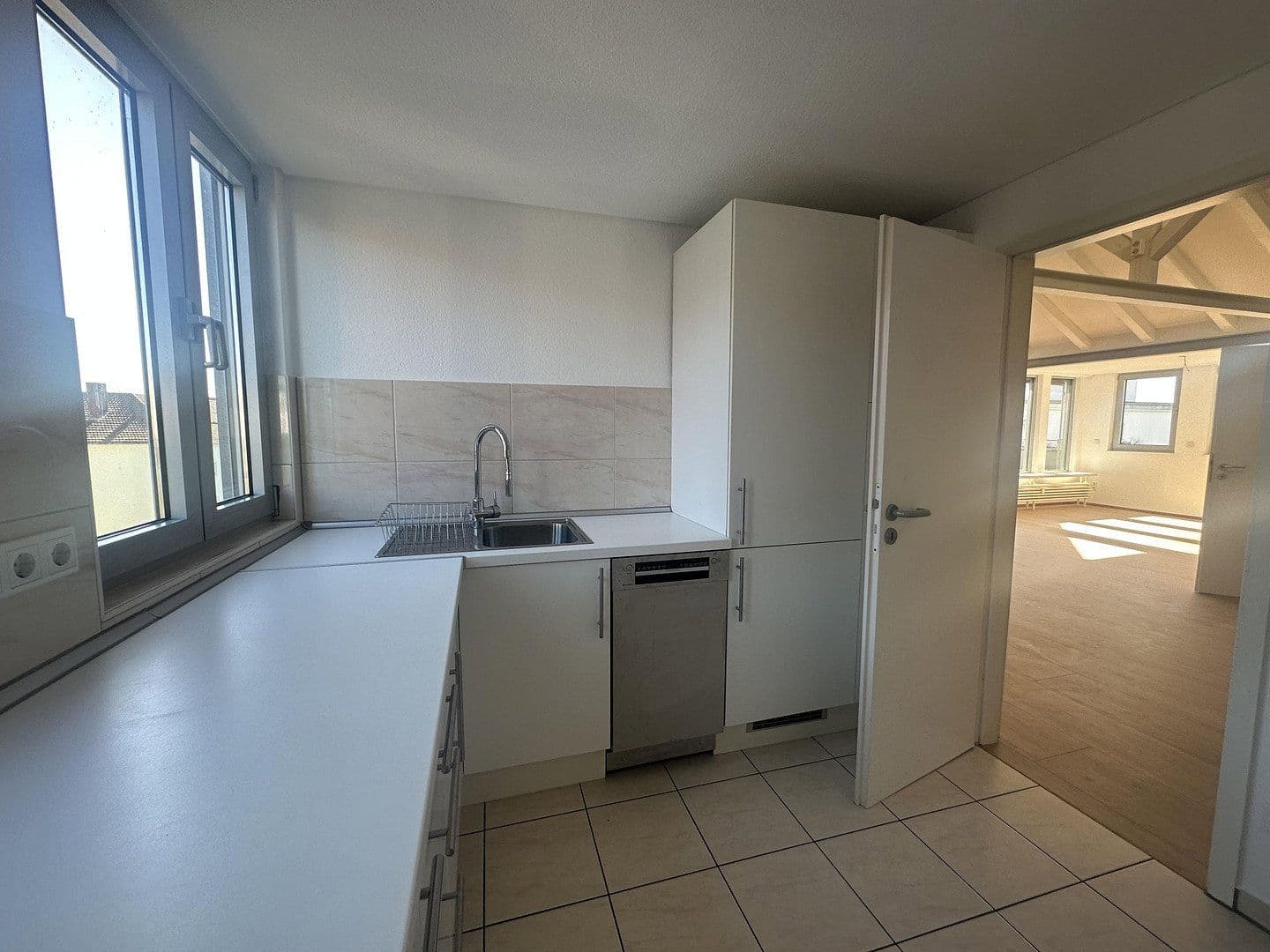 Pronájem bytu 4+kk 132 m², Mannheim, Bádensko-Württembersko Pronájem bytu 4+kk 132 m², Mannheim, Bádensko-Württembersko