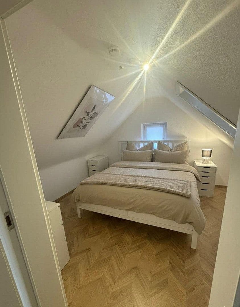 Pronájem bytu 2+1 41 m², Stuttgart, Bádensko-Württembersko Pronájem bytu 2+1 41 m², Stuttgart, Bádensko-Württembersko