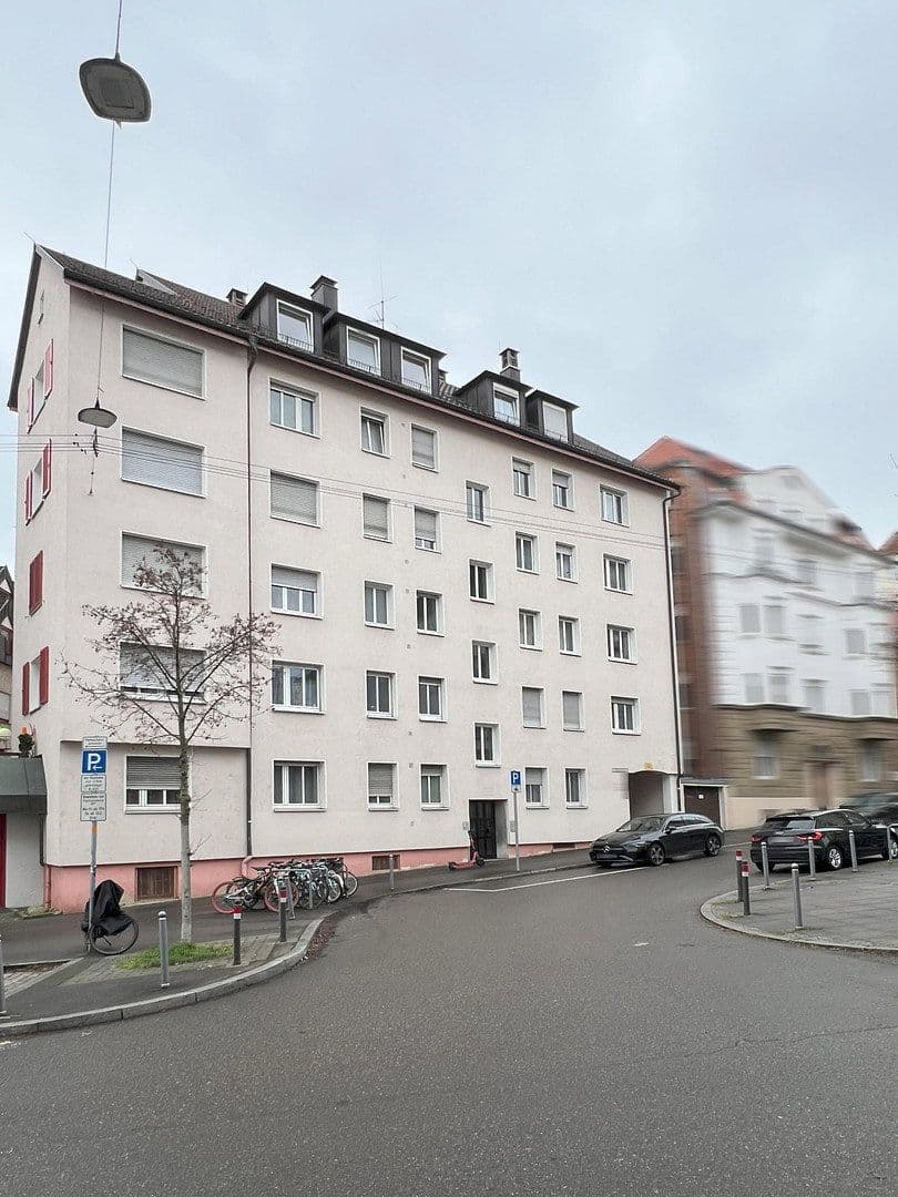 Pronájem bytu 2+1 41 m², Stuttgart, Bádensko-Württembersko Pronájem bytu 2+1 41 m², Stuttgart, Bádensko-Württembersko