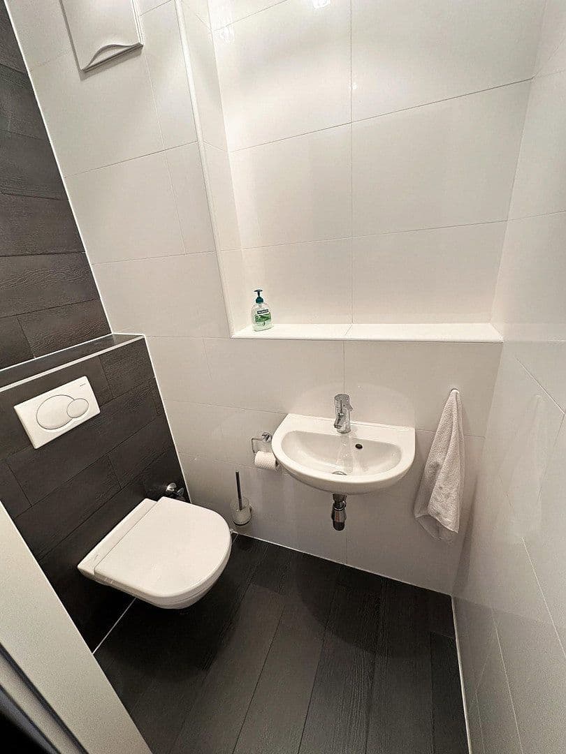 Pronájem bytu 3+1 77 m², Fürstenweg 5, Innsbruck, Tyrolsko Pronájem bytu 3+1 77 m², Fürstenweg 5, Innsbruck, Tyrolsko