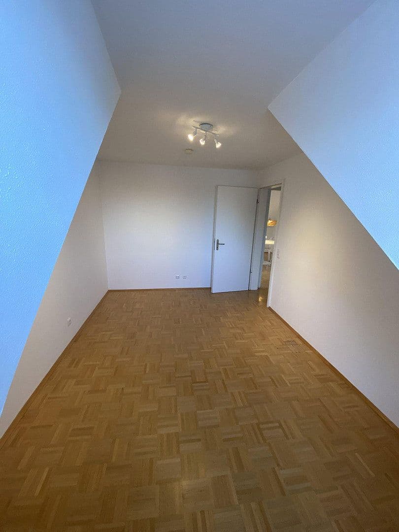 Pronájem bytu 3+1 70 m², Karlsbader Strasse 32, Erding, Bavorsko Pronájem bytu 3+1 70 m², Karlsbader Strasse 32, Erding, Bavorsko